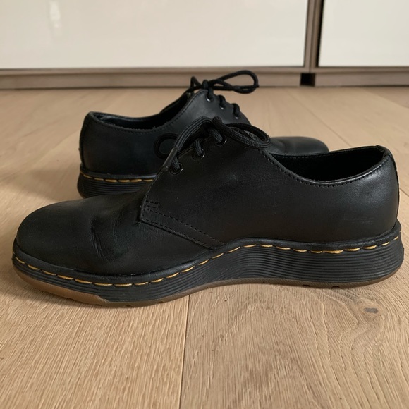 Doc Marten’s Cavendish Black Shoes - Sz 6 - Picture 5 of 9
